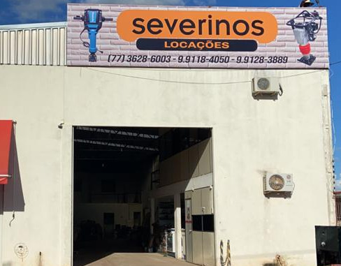 FACHADA COM A PLACA.jpeg